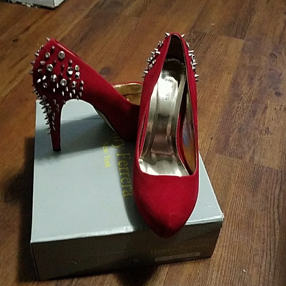 Heels - Picture 3 of 3